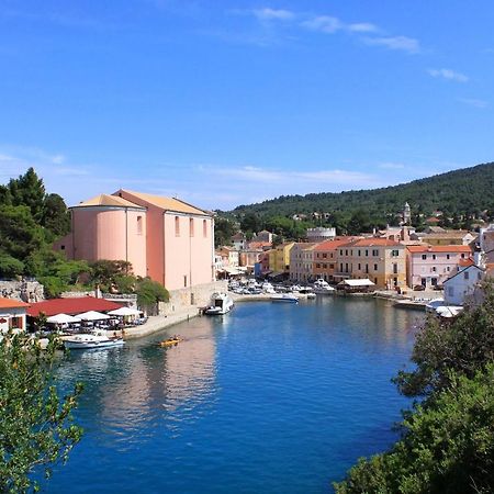 Apartments With A Parking Space Veli Losinj, Losinj - 8029 Eksteriør bilde